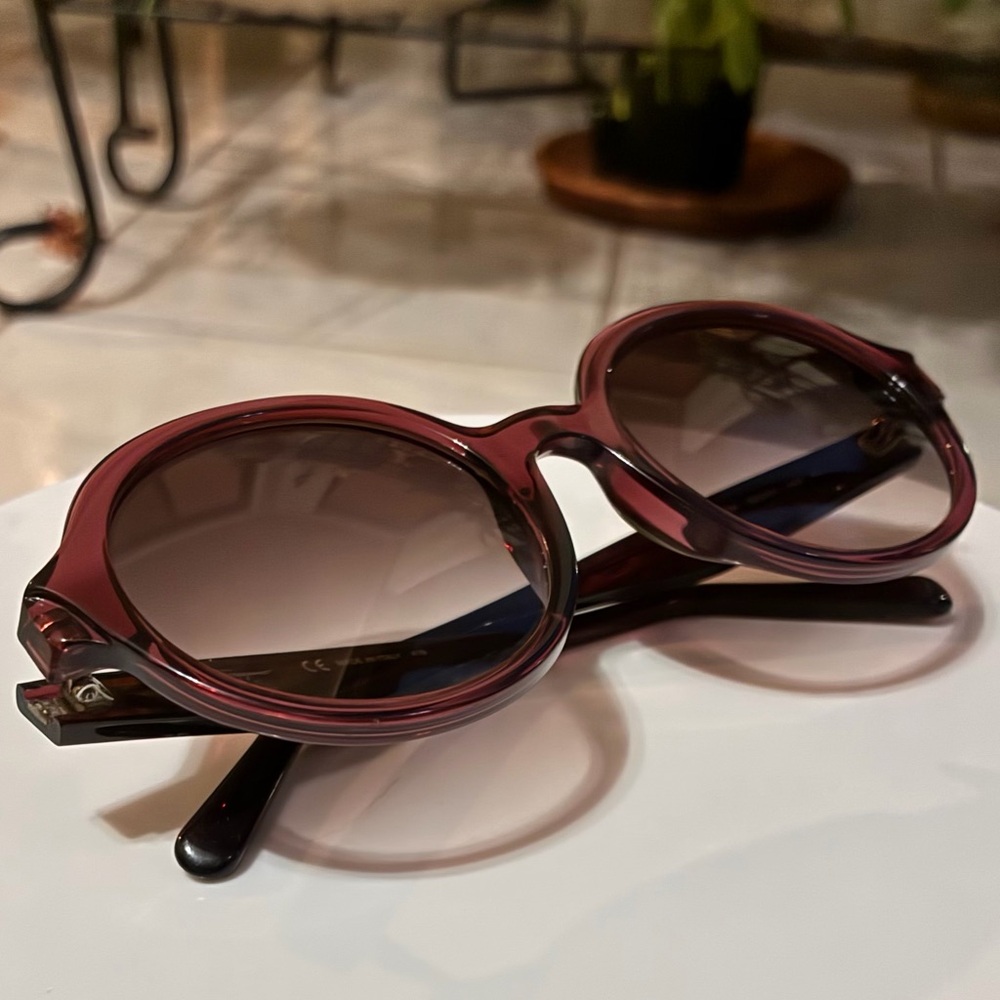 AUTHENTIC SALVATORE FERRAGAMO Crystal Burgundy Sunglass - Picture 6 of 10